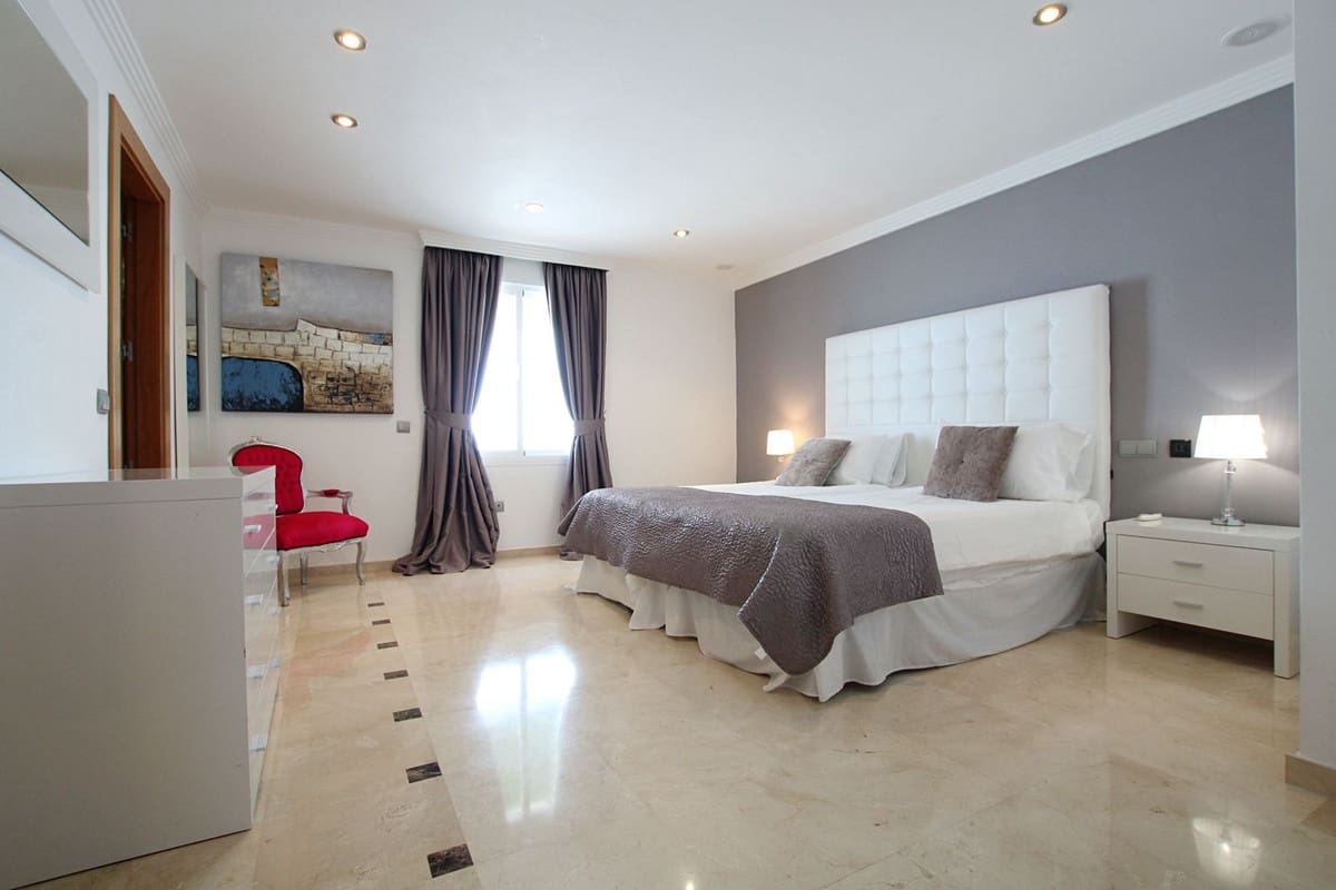8 Zimmer Villa zu verkaufen in Elviria mit Pool - 3.500.000 € (Ref: 7154981)