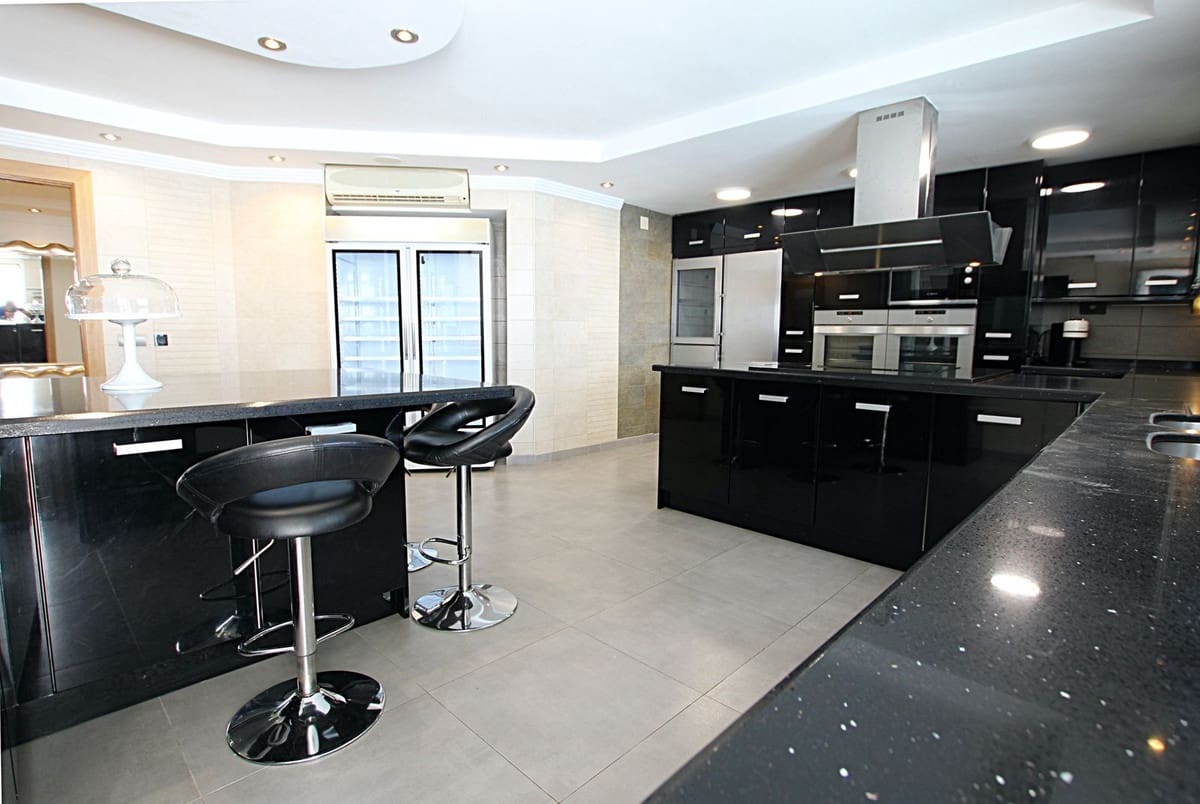 8 Zimmer Villa zu verkaufen in Elviria mit Pool - 3.500.000 € (Ref: 7154981)