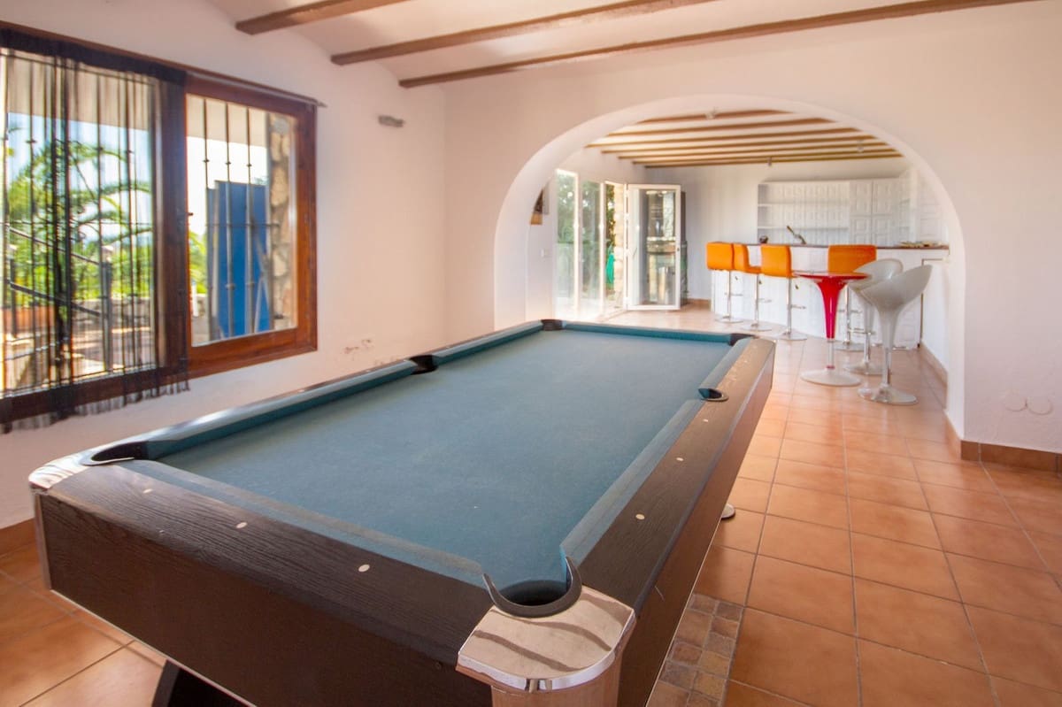 7 Zimmer Villa zu verkaufen in Mijas Costa mit Pool Garage - 1.395.000 € (Ref: 7394844)
