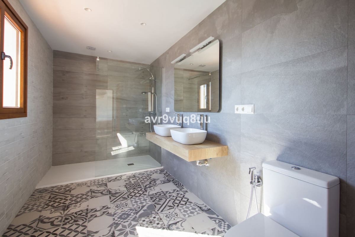 7 soveværelse Villa til salg i Mijas Costa med swimmingpool garage - € 1.395.000 (Ref: 7394844)