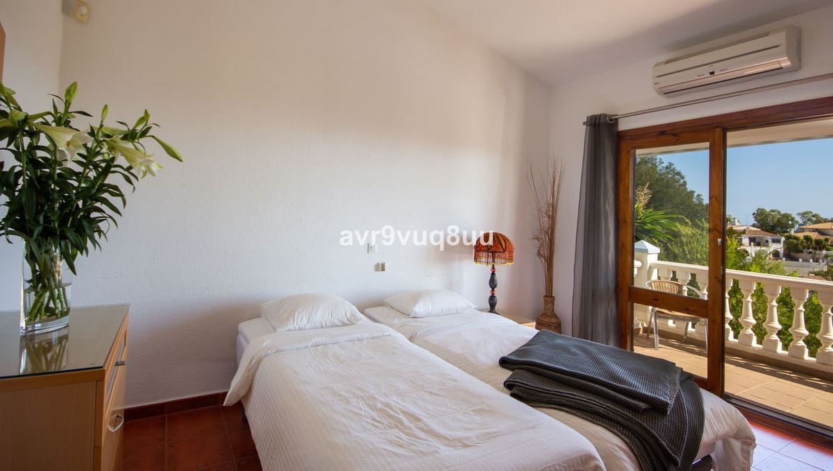 7 soveværelse Villa til salg i Mijas Costa med swimmingpool garage - € 1.395.000 (Ref: 7394844)