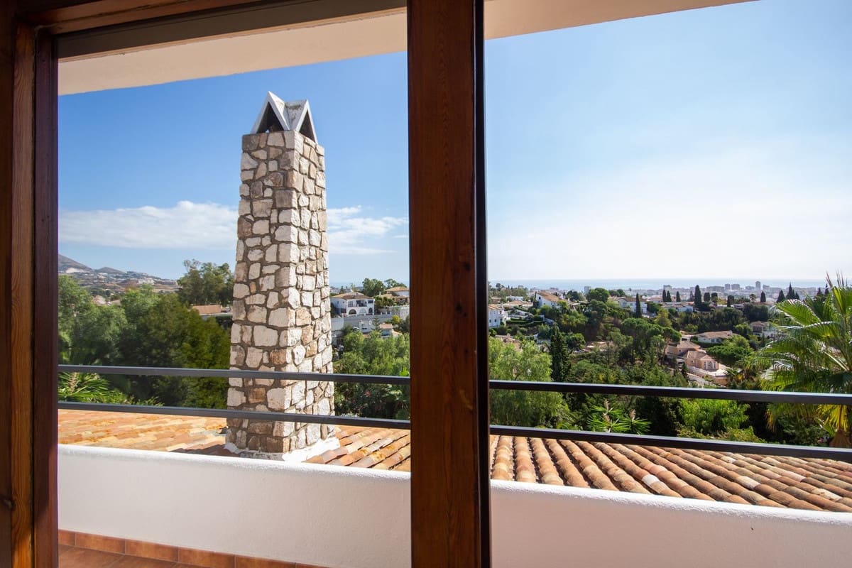 7 sypialnia Willa na sprzedaż w Mijas Costa z basenem garażem - 1 395 000 € (Ref: 7394844)