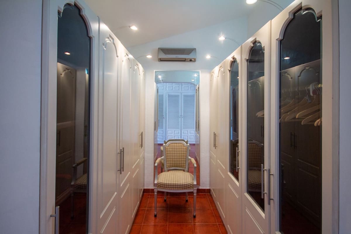 7 slaapkamer Villa te koop in Mijas Costa met zwembad garage - € 1.395.000 (Ref: 7394844)