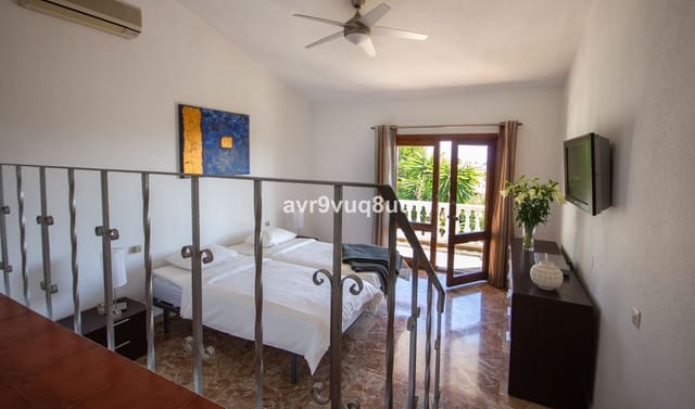 7 chambre Villa/Maison à vendre à Mijas Costa, Mijas avec piscine garage - 1 395 000 € (Ref: 7394844)
