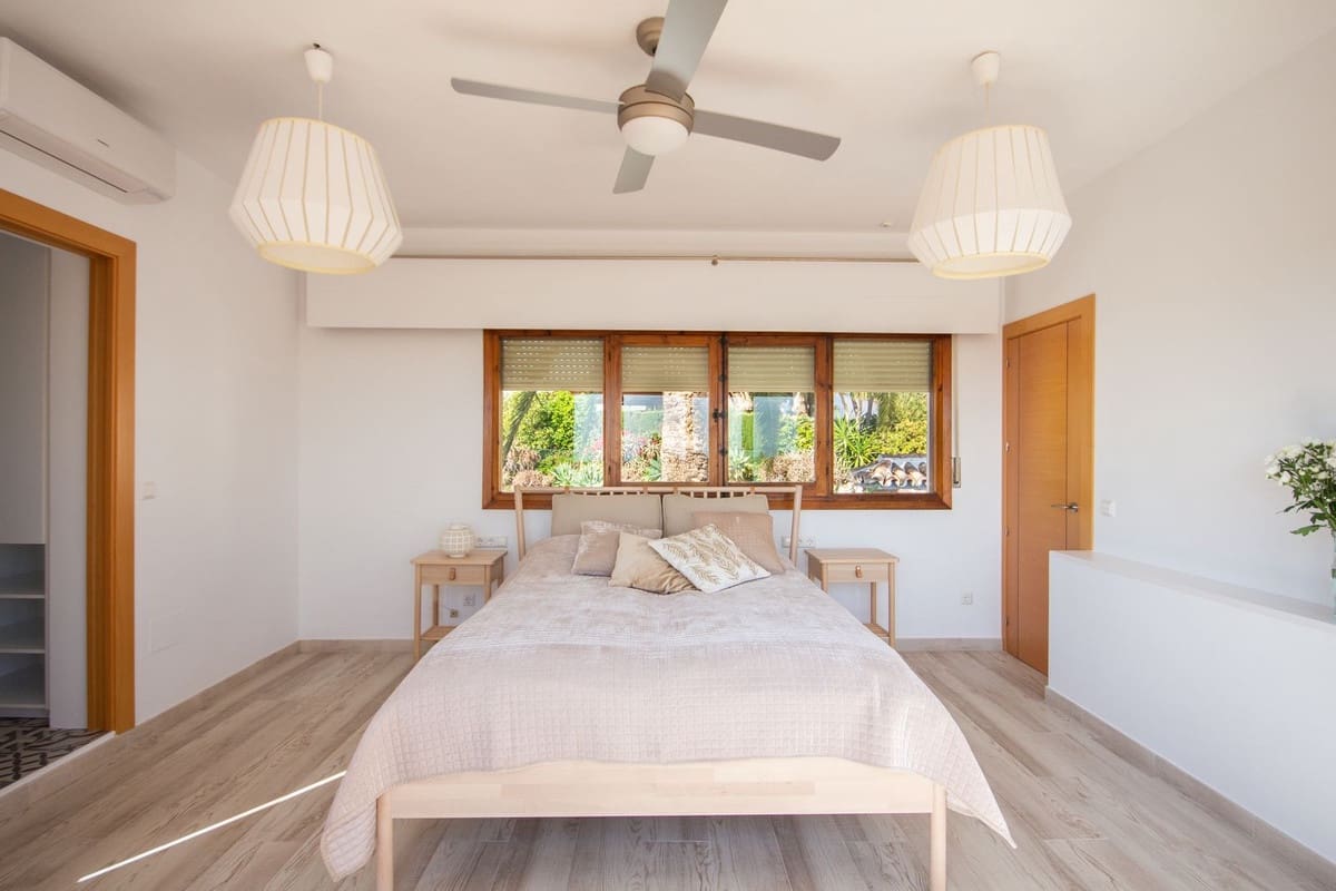 Chalet de 7 habitaciones en Mijas Costa en venta con piscina garaje - 1.395.000 € (Ref: 7394844)
