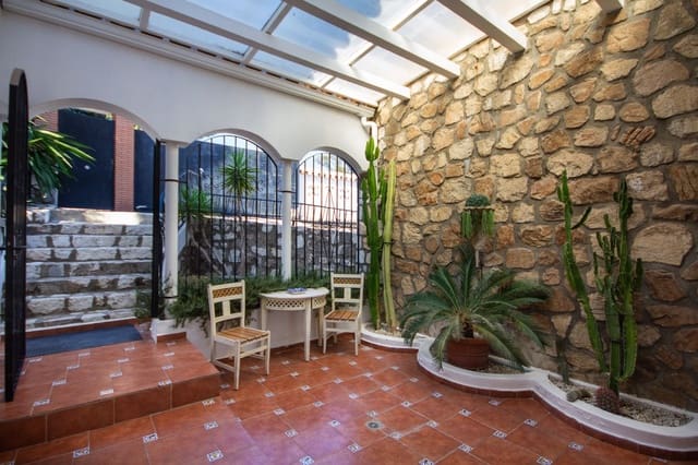 7 bedroom Villa for sale in Mijas Costa, Mijas with pool garage - € 1,395,000 (Ref: 7394844)