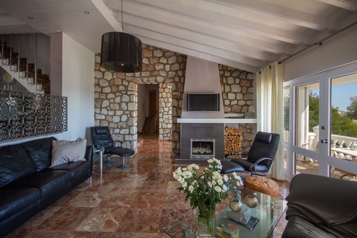 Chalet de 7 habitaciones en Mijas Costa en venta con piscina garaje - 1.395.000 € (Ref: 7394844)