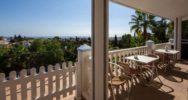 7 bedroom Villa for sale in Mijas Costa, Mijas with pool garage - € 1,395,000 (Ref: 7394844)