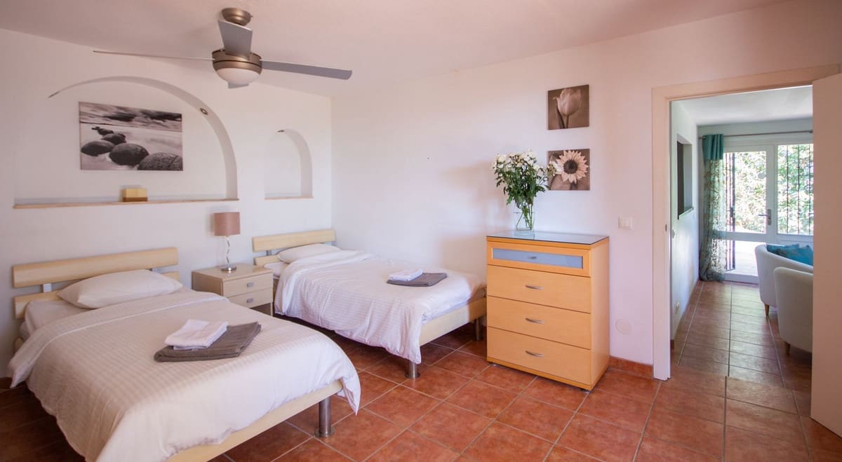 Chalet de 7 habitaciones en Mijas Costa en venta con piscina garaje - 1.395.000 € (Ref: 7394844)