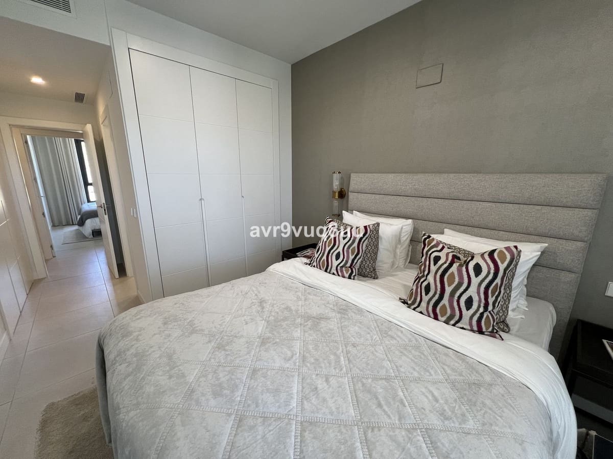 2 soveværelse Lejlighed til salg i La Cala de Mijas med swimmingpool garage - € 425.000 (Ref: 7476802)