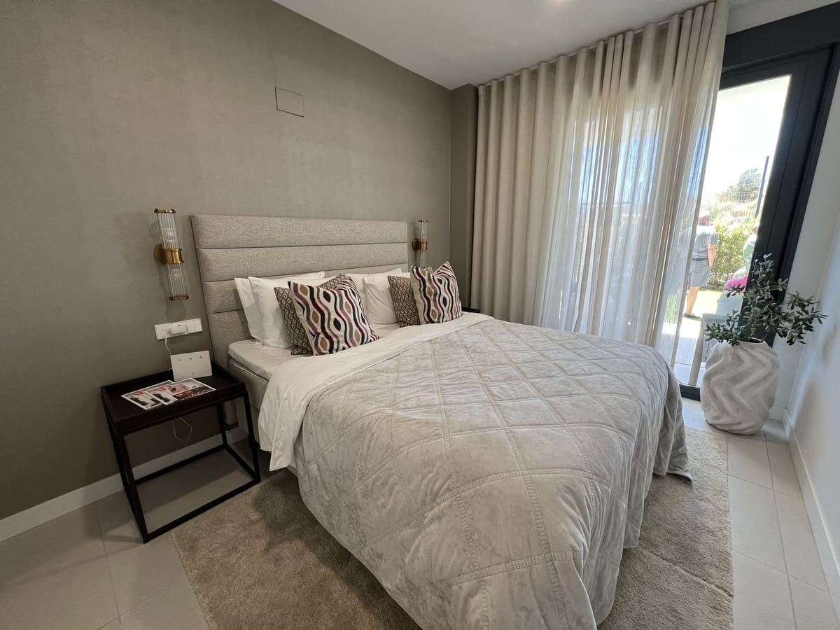 2 soveværelse Lejlighed til salg i La Cala de Mijas med swimmingpool garage - € 425.000 (Ref: 7476802)