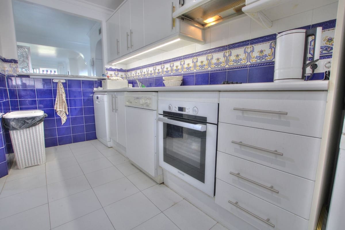 2 sypialnia Apartament na sprzedaż w Mijas Golf z basenem garażem - 299 950 € (Ref: 7683883)