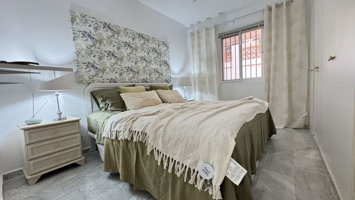 2 sypialnia Apartament na sprzedaż w Mijas Golf z basenem garażem - 299 950 € (Ref: 7683883)