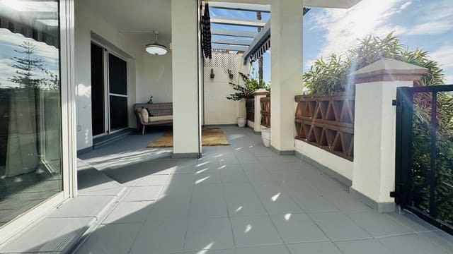 Apartamento de 2 habitaciones en Mijas Golf, Mijas en venta con piscina garaje - 299.950 € (Ref: 7683883)