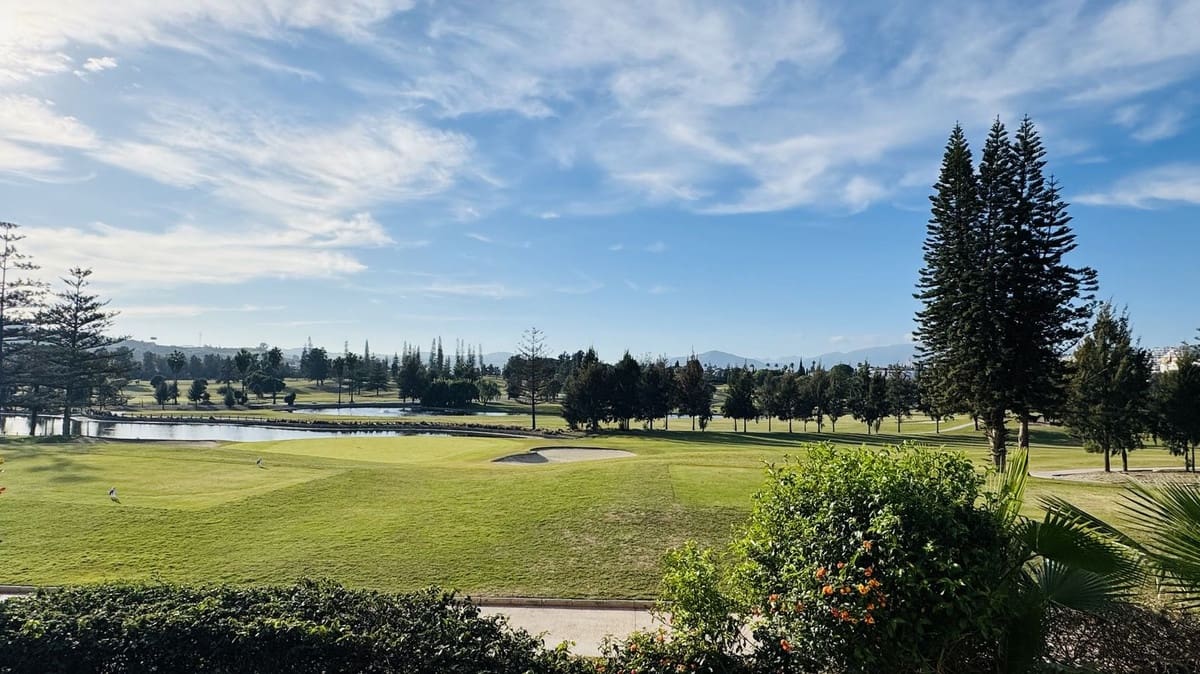 2 sypialnia Apartament na sprzedaż w Mijas Golf z basenem garażem - 299 950 € (Ref: 7683883)