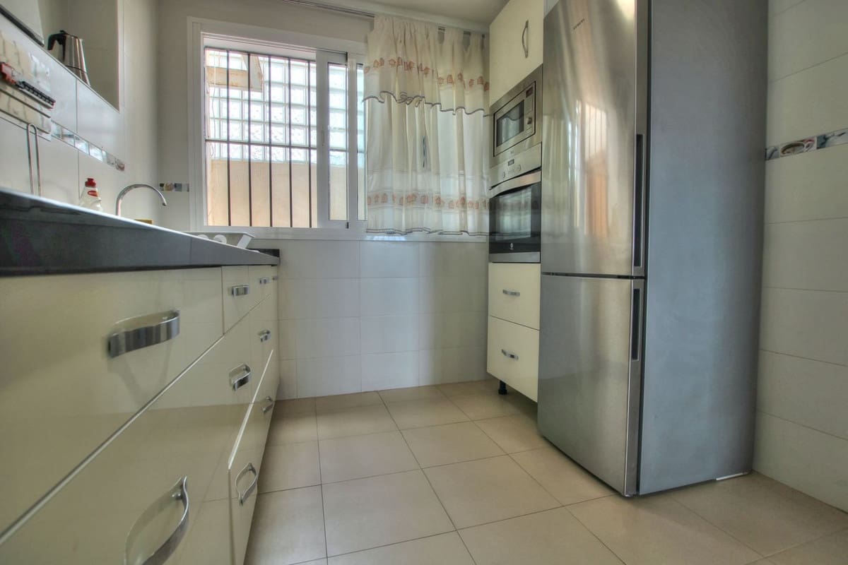 6 soverom Kjedet enebolig til salgs i Fuengirola - € 999 999 (Ref: 7829846)