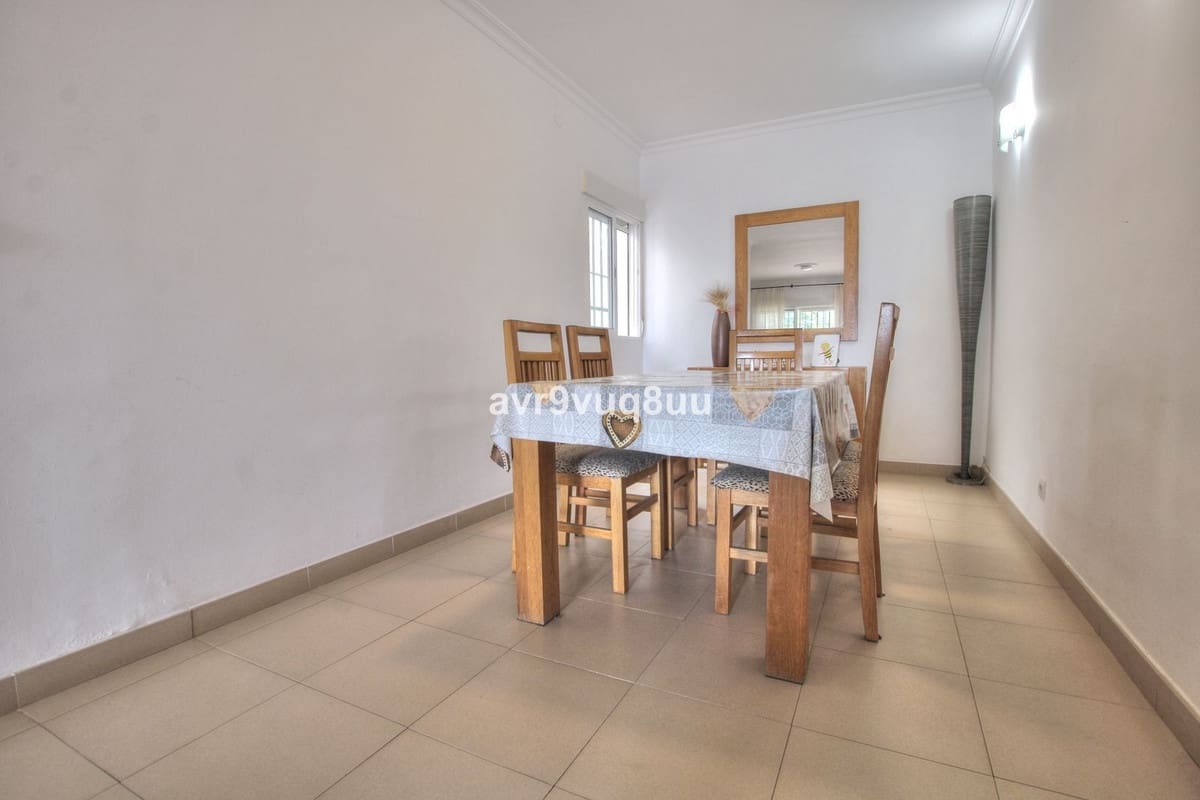 6 bedroom Semi-detached Villa for sale in Fuengirola - € 999,999 (Ref: 7829846)