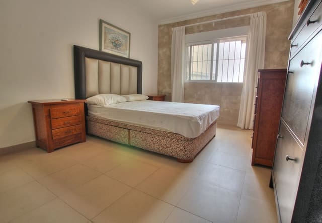 6 bedroom Semi-detached Villa for sale in Fuengirola - € 999,999 (Ref: 7829846)