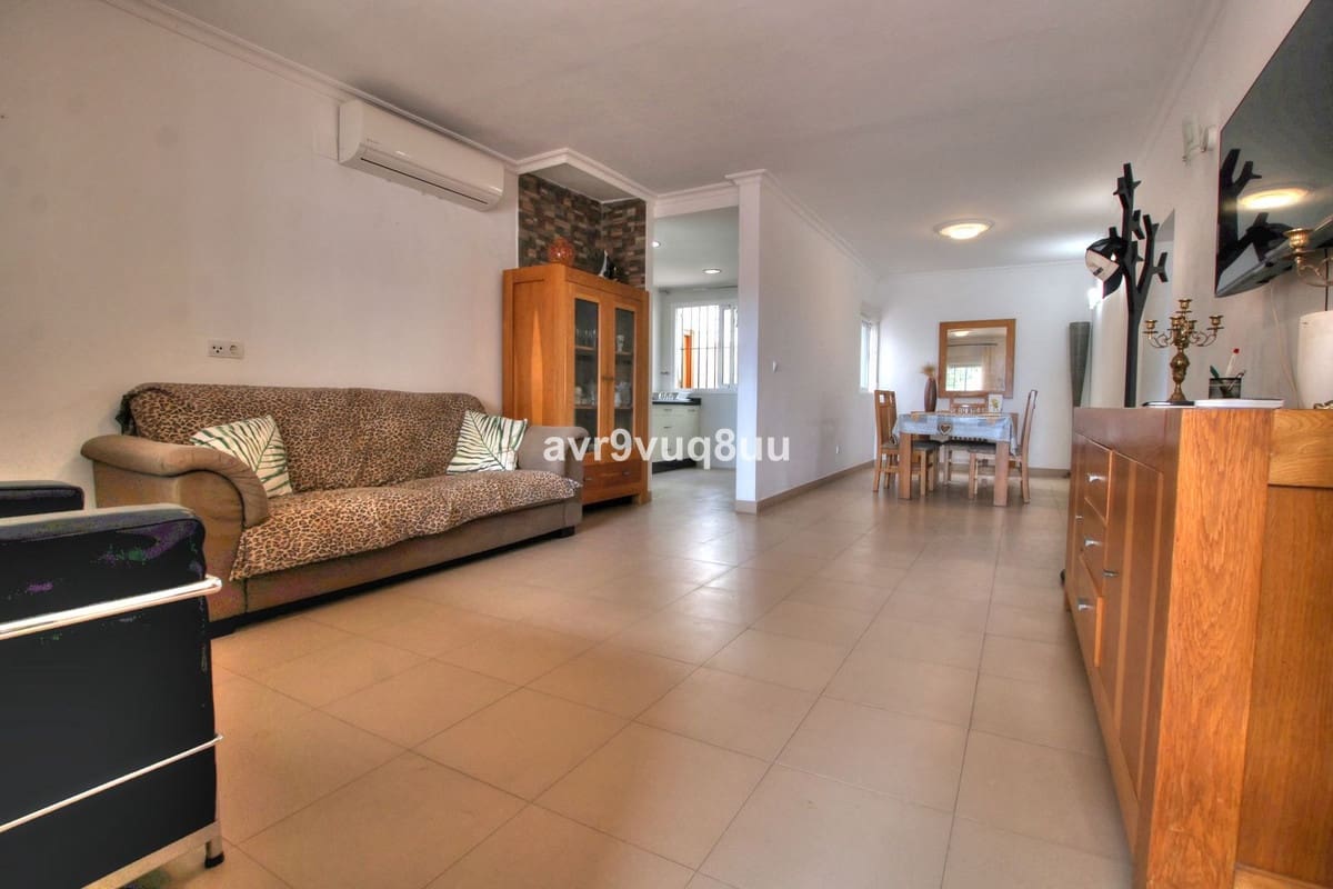 6 soverom Kjedet enebolig til salgs i Fuengirola - € 999 999 (Ref: 7829846)