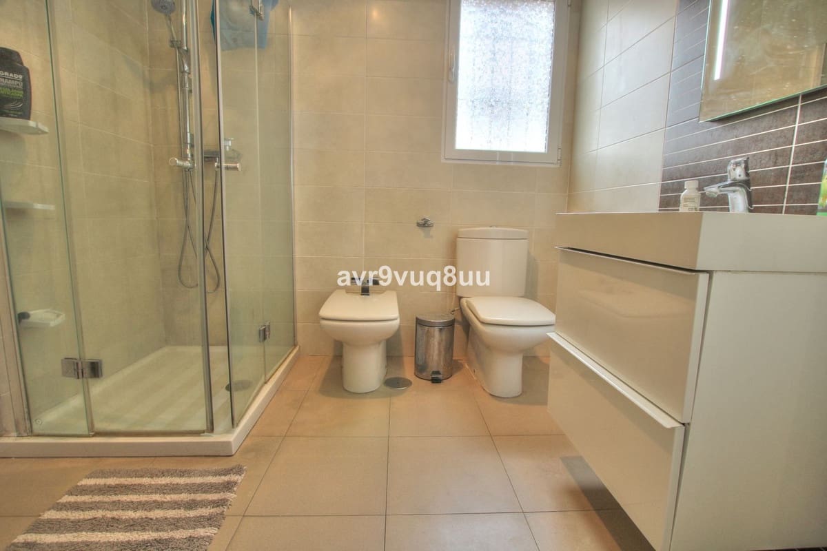 6 soverom Kjedet enebolig til salgs i Fuengirola - € 999 999 (Ref: 7829846)