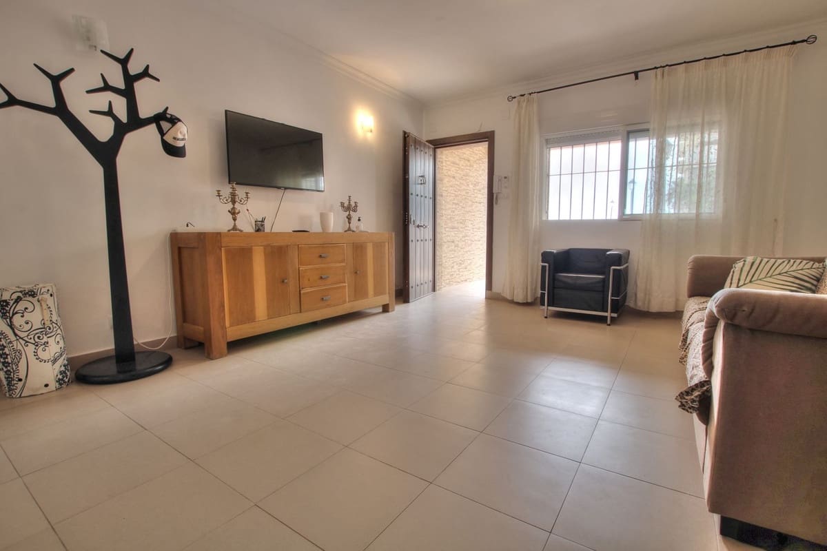 6 soveværelse Semi-Rækkehus til salg i Fuengirola - € 999.999 (Ref: 7829846)