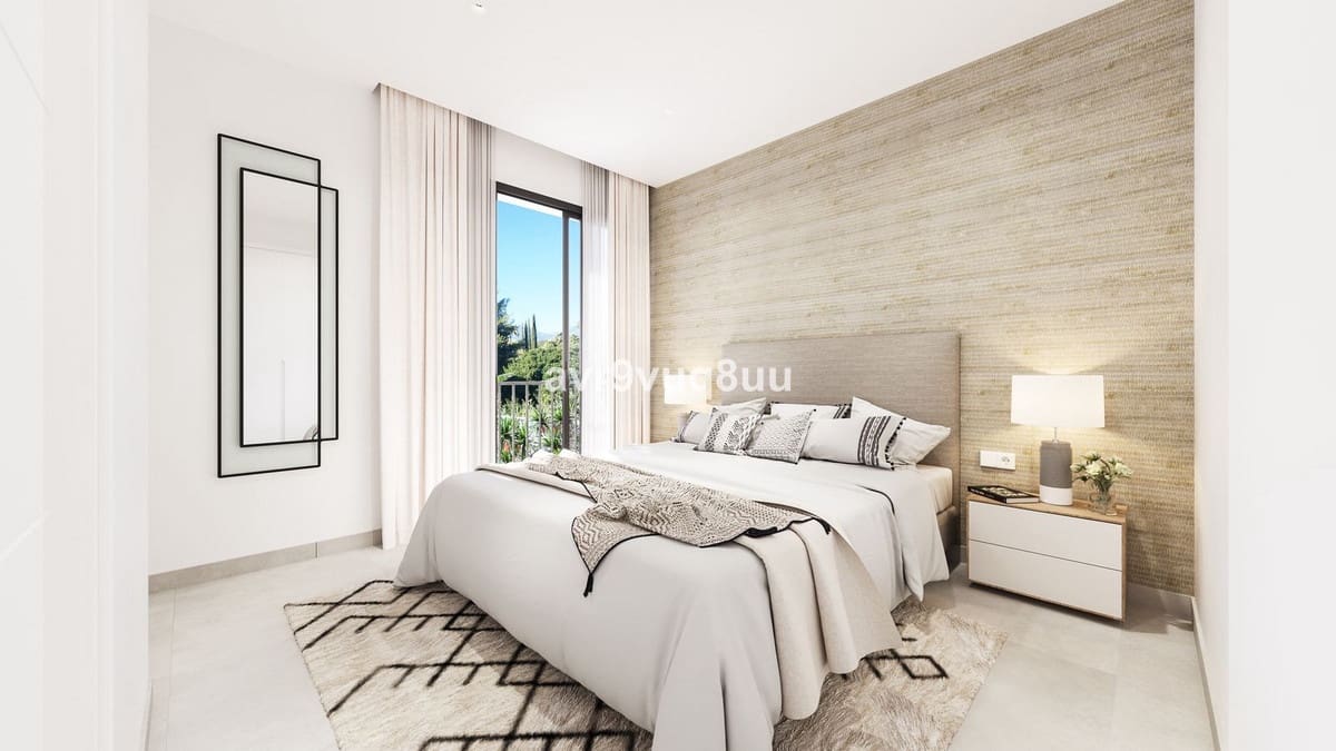 4 bedroom Villa for sale in Calahonda with pool garage - € 1,180,000 (Ref: 8048410)