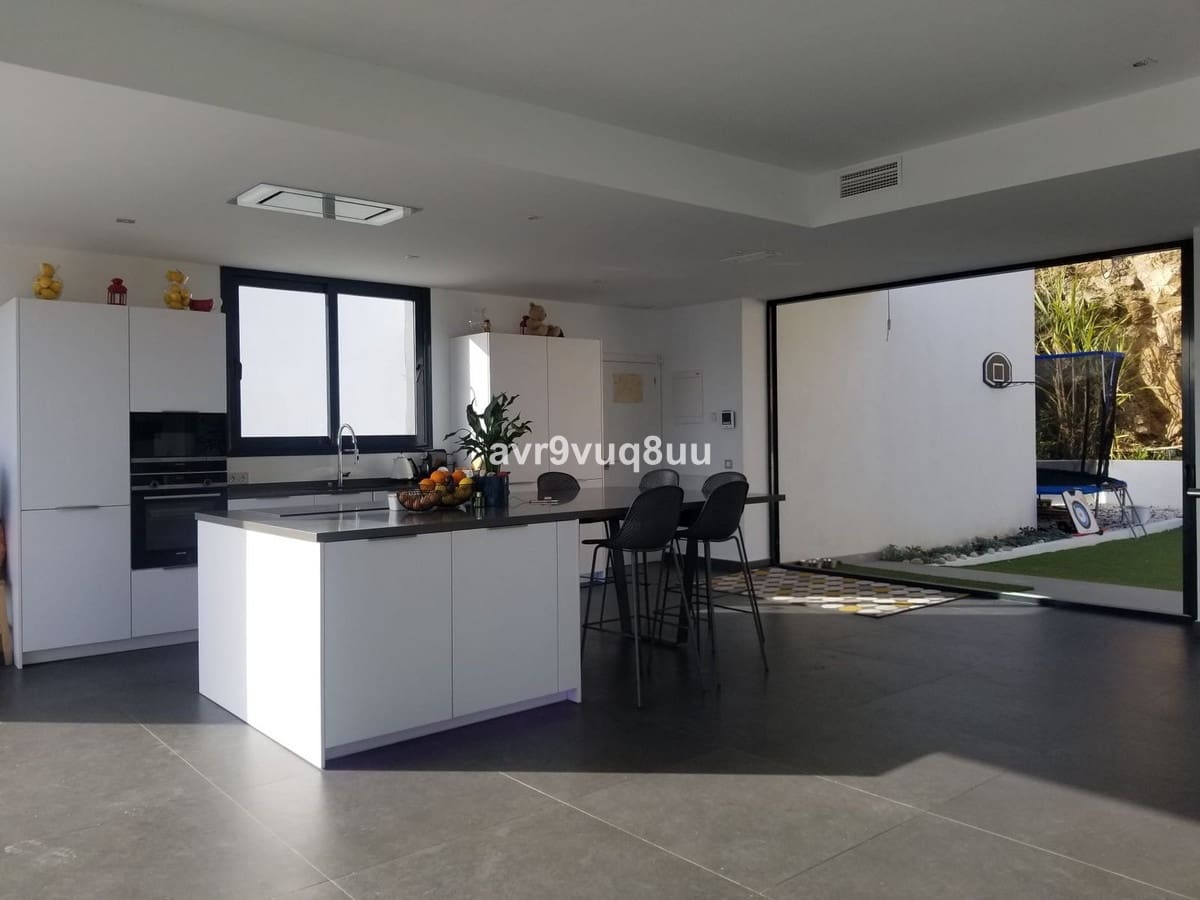 4 slaapkamer Villa te koop in La Cala Golf met zwembad garage - € 1.300.000 (Ref: 8160976)