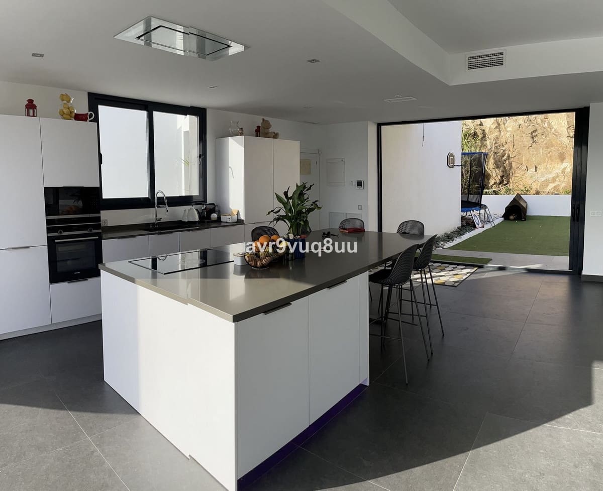 4 slaapkamer Villa te koop in La Cala Golf met zwembad garage - € 1.300.000 (Ref: 8160976)