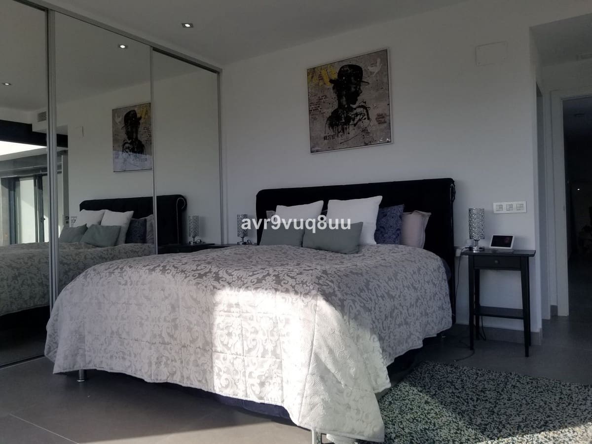 4 slaapkamer Villa te koop in La Cala Golf met zwembad garage - € 1.300.000 (Ref: 8160976)