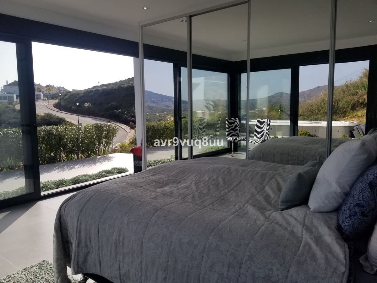 4 slaapkamer Villa te koop in La Cala Golf met zwembad garage - € 1.300.000 (Ref: 8160976)