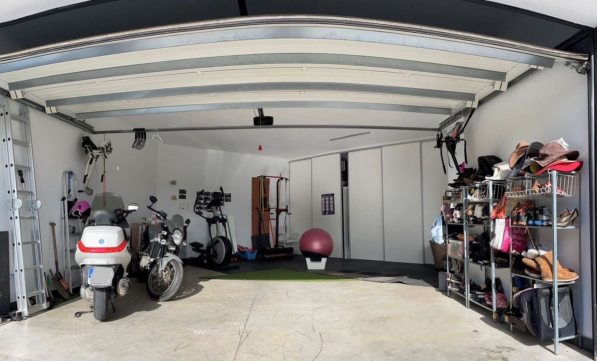 4 makuuhuone Huvila myytävänä paikassa La Cala Golf mukana uima-altaan 
autotalli - 1 300 000 € (Ref: 8160976)