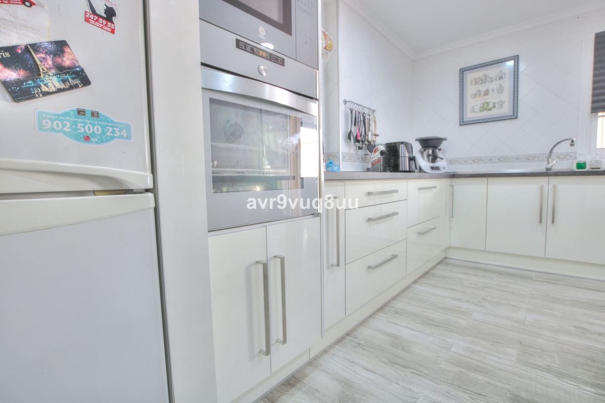 2 soverom Kommersiell til salgs i Las Lagunas de Mijas med garasje - € 499 950 (Ref: 8370200)