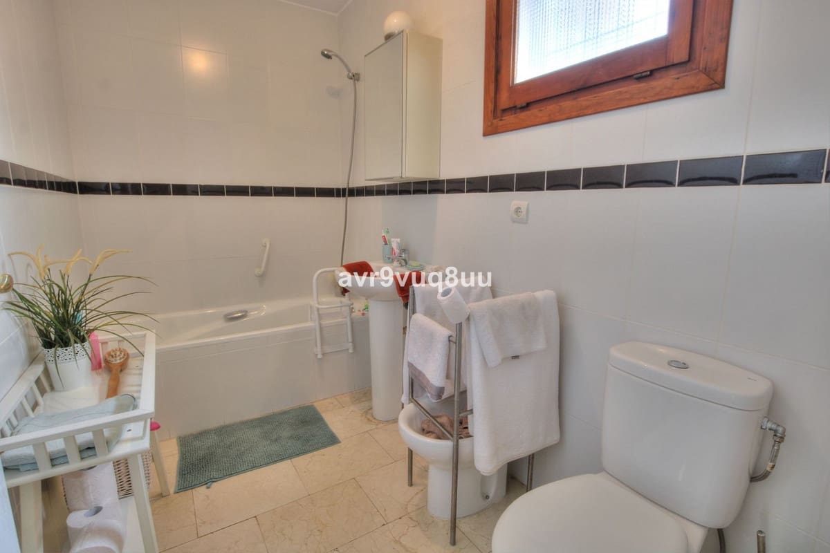 3 bedroom Townhouse for sale in La Cala de Mijas with garage - € 499,950 (Ref: 8620881)