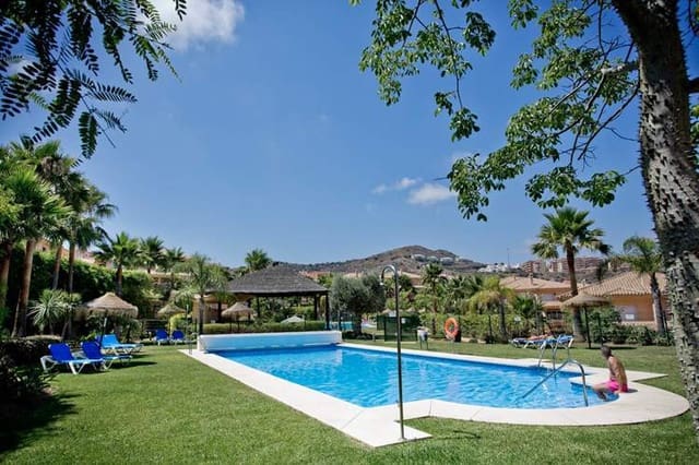 3 slaapkamer Halfvrijstaande villa te koop in Riviera del Sol, Mijas met zwembad - € 539.000 (Ref: 8637212)