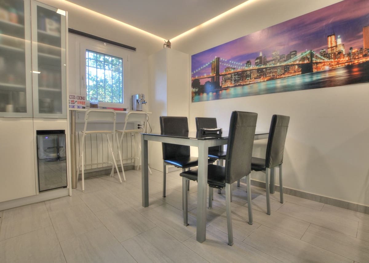 3 soveværelse Semi-Rækkehus til salg i Riviera del Sol med swimmingpool - € 539.000 (Ref: 8637212)