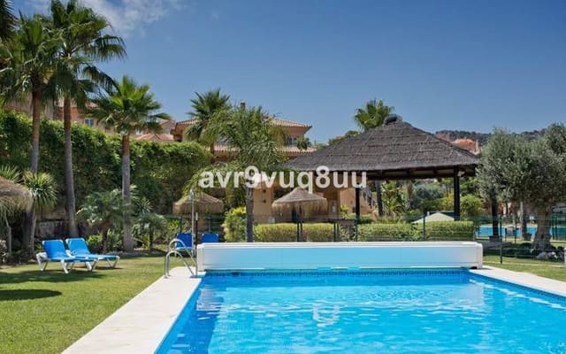 3 soveværelse Semi-Rækkehus til salg i Riviera del Sol, Mijas med swimmingpool - € 539.000 (Ref: 8637212)