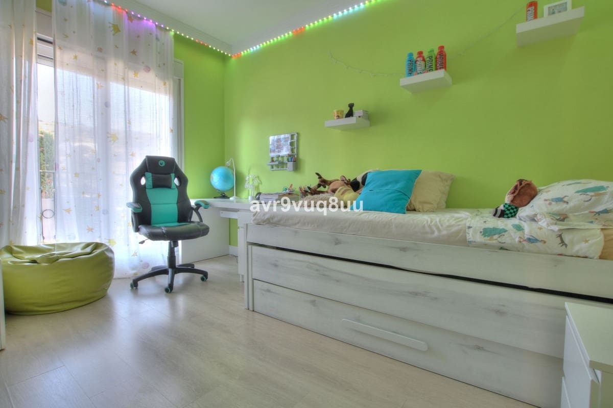 3 slaapkamer Halfvrijstaande villa te koop in Riviera del Sol met zwembad - € 539.000 (Ref: 8637212)