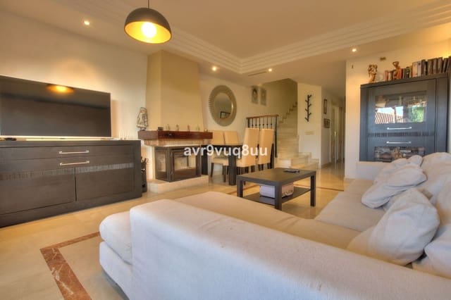 3 soveværelse Semi-Rækkehus til salg i Riviera del Sol, Mijas med swimmingpool - € 539.000 (Ref: 8637212)