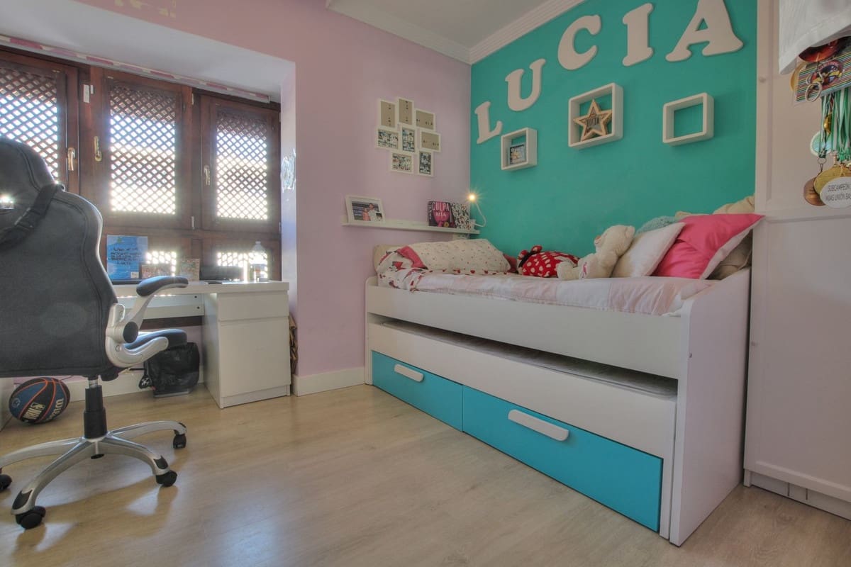 3 slaapkamer Halfvrijstaande villa te koop in Riviera del Sol met zwembad - € 539.000 (Ref: 8637212)