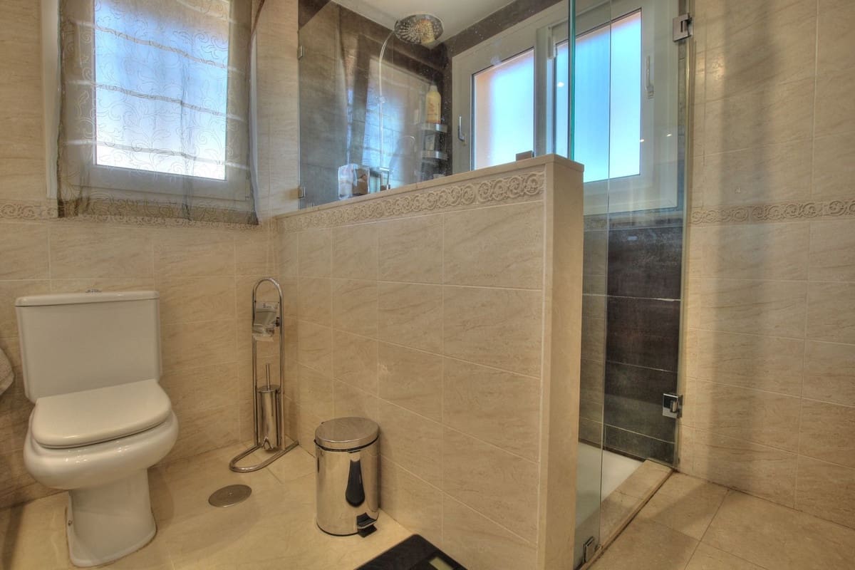 3 camera da letto Villetta Bifamiliare in vendita in Riviera del Sol con piscina - 539.000 € (Rif: 8637212)