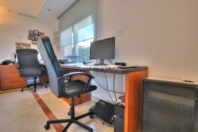 3 slaapkamer Halfvrijstaande villa te koop in Riviera del Sol, Mijas met zwembad - € 539.000 (Ref: 8637212)
