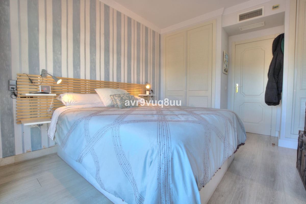 3 bedroom Semi-detached Villa for sale in Riviera del Sol with pool - € 539,000 (Ref: 8637212)