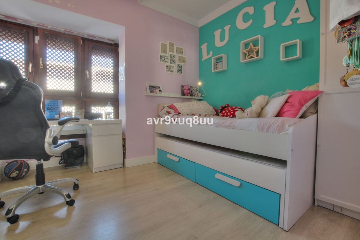 3 bedroom Semi-detached Villa for sale in Riviera del Sol with pool - € 539,000 (Ref: 8637212)