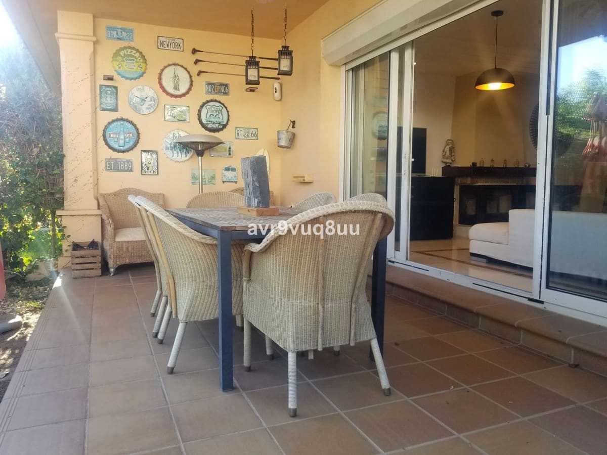 3 bedroom Semi-detached Villa for sale in Riviera del Sol with pool - € 539,000 (Ref: 8637212)