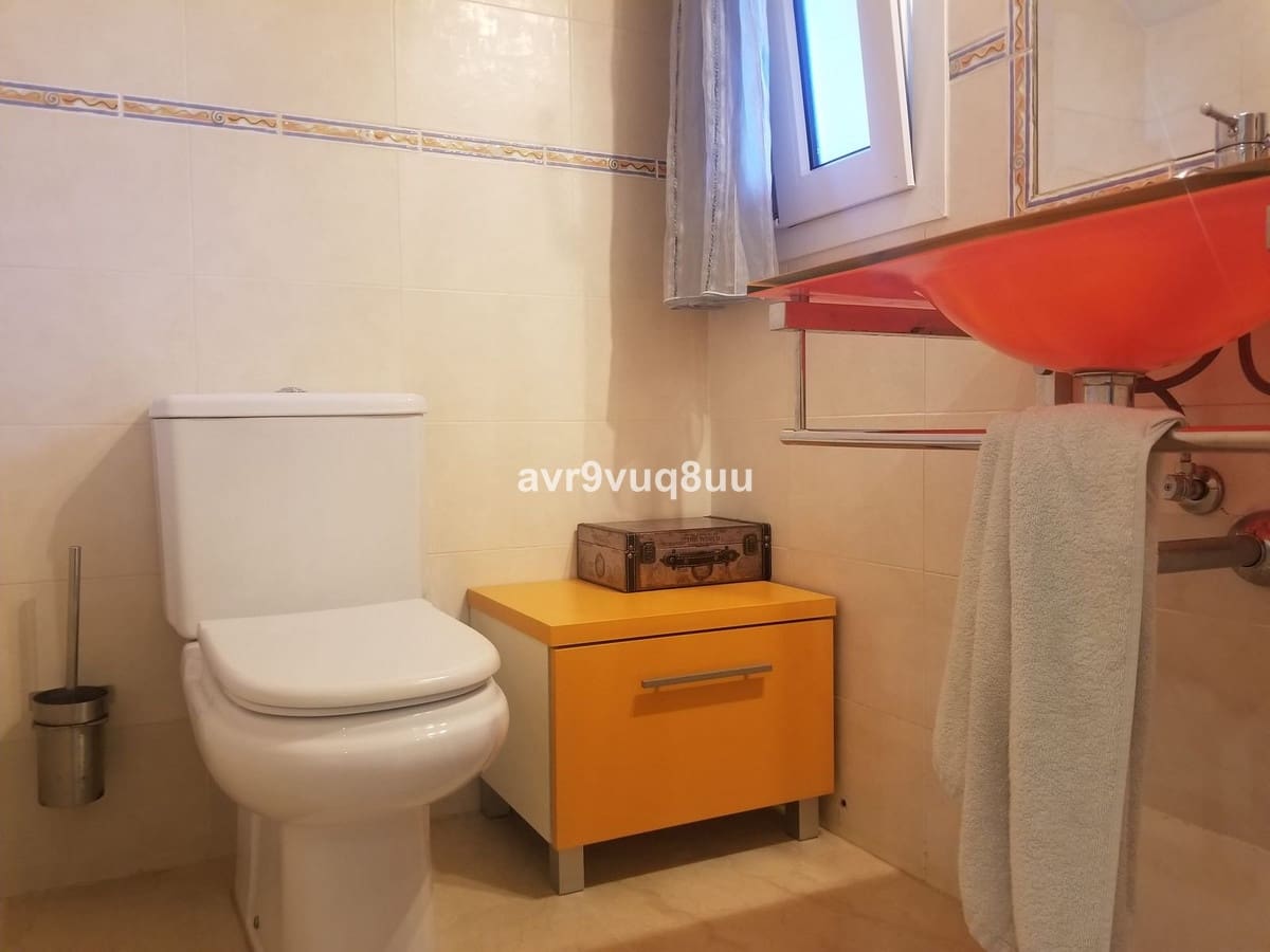 3 bedroom Semi-detached Villa for sale in Riviera del Sol with pool - € 539,000 (Ref: 8637212)
