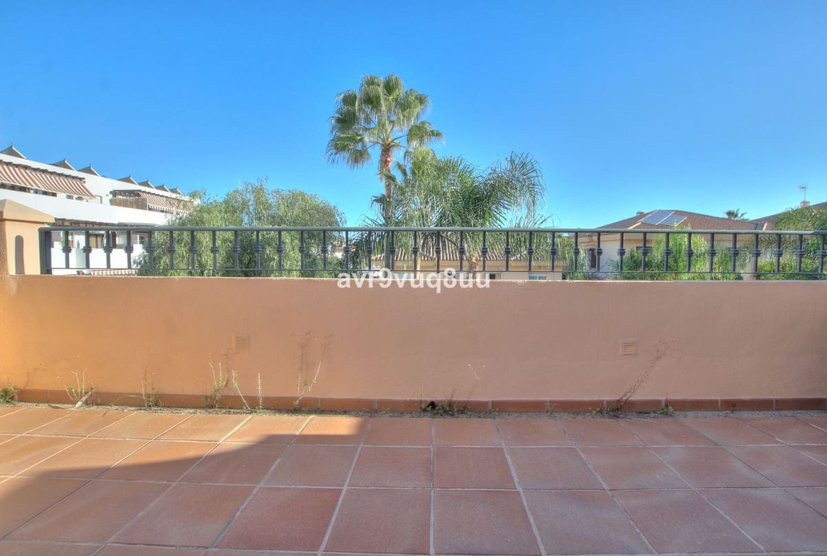 3 bedroom Semi-detached Villa for sale in Riviera del Sol with pool - € 539,000 (Ref: 8637212)