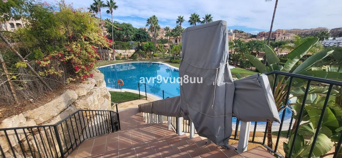 3 bedroom Semi-detached Villa for sale in Riviera del Sol with pool - € 539,000 (Ref: 8637212)