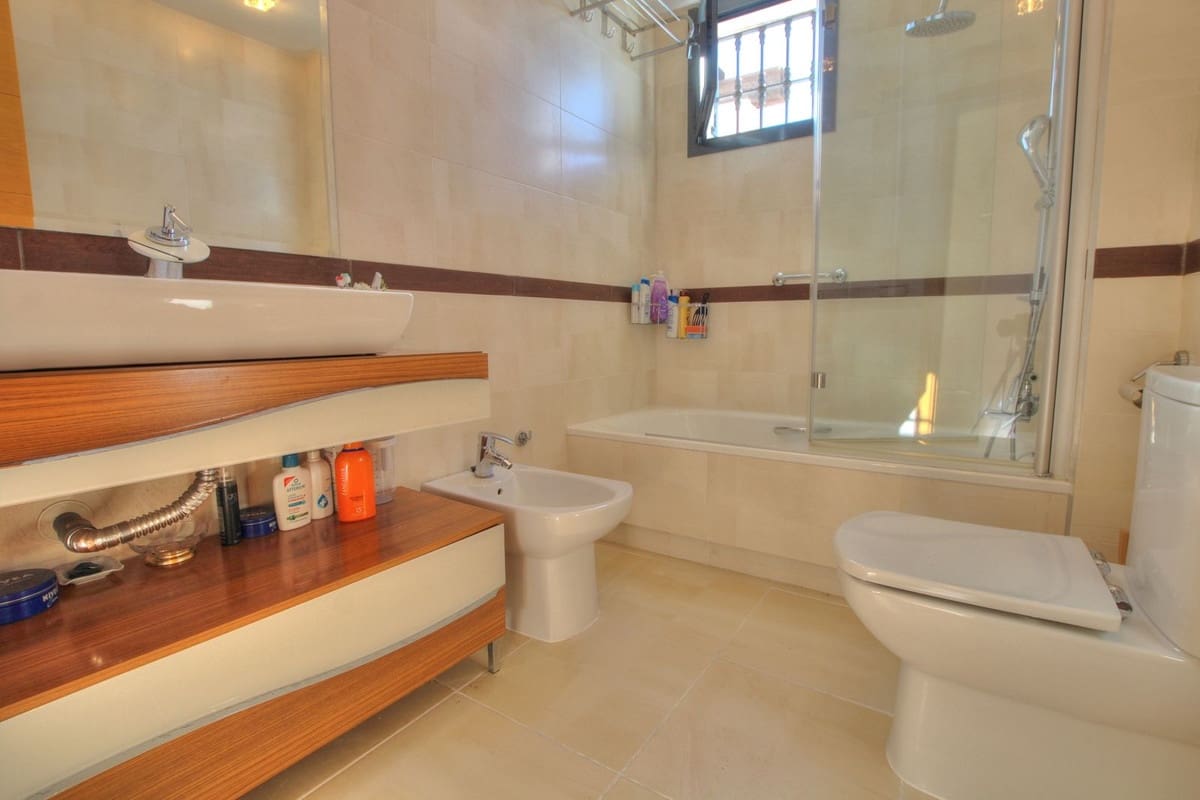 4 bedroom Penthouse for sale in La Cala de Mijas with pool garage - € 688,000 (Ref: 8657580)