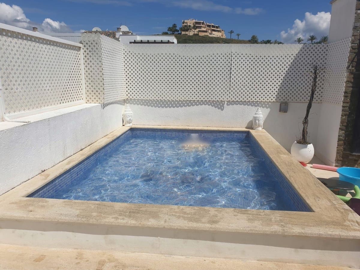 4 bedroom Penthouse for sale in La Cala de Mijas with pool garage - € 688,000 (Ref: 8657580)
