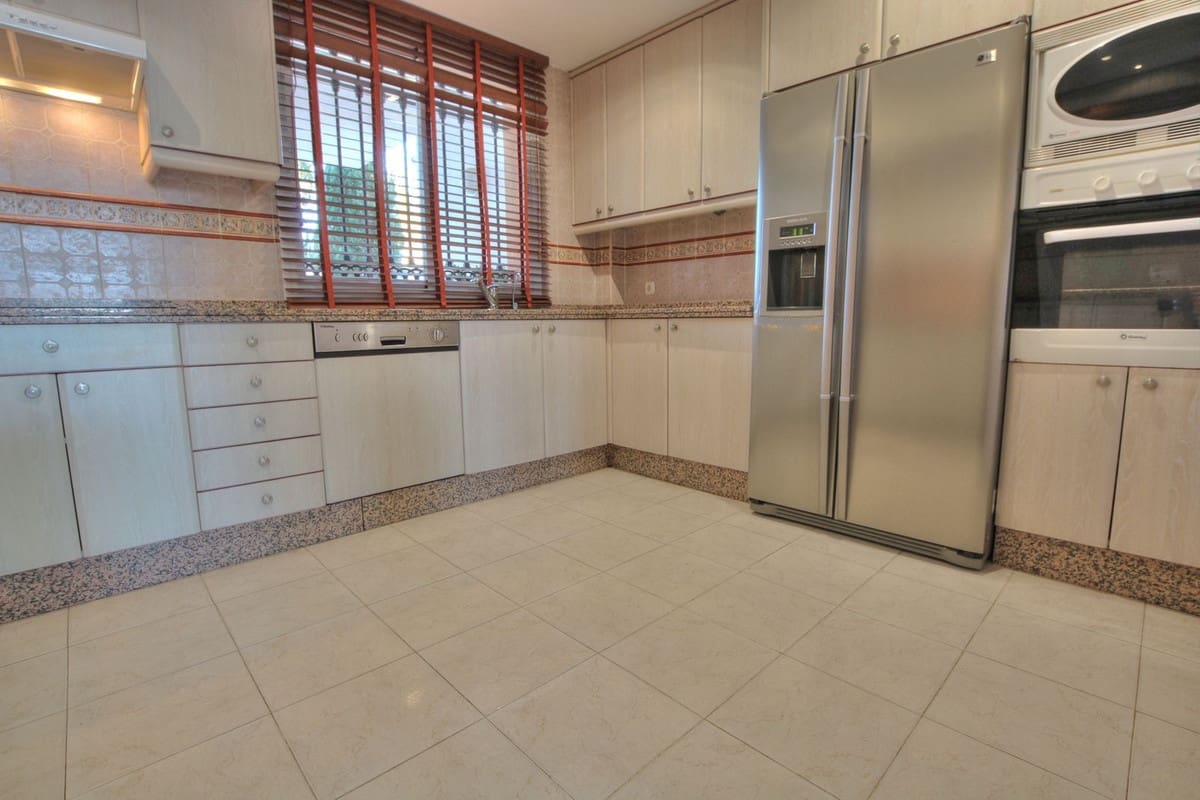 3 sypialnia Apartament na sprzedaż w Riviera del Sol z basenem garażem - 850 000 € (Ref: 8683053)